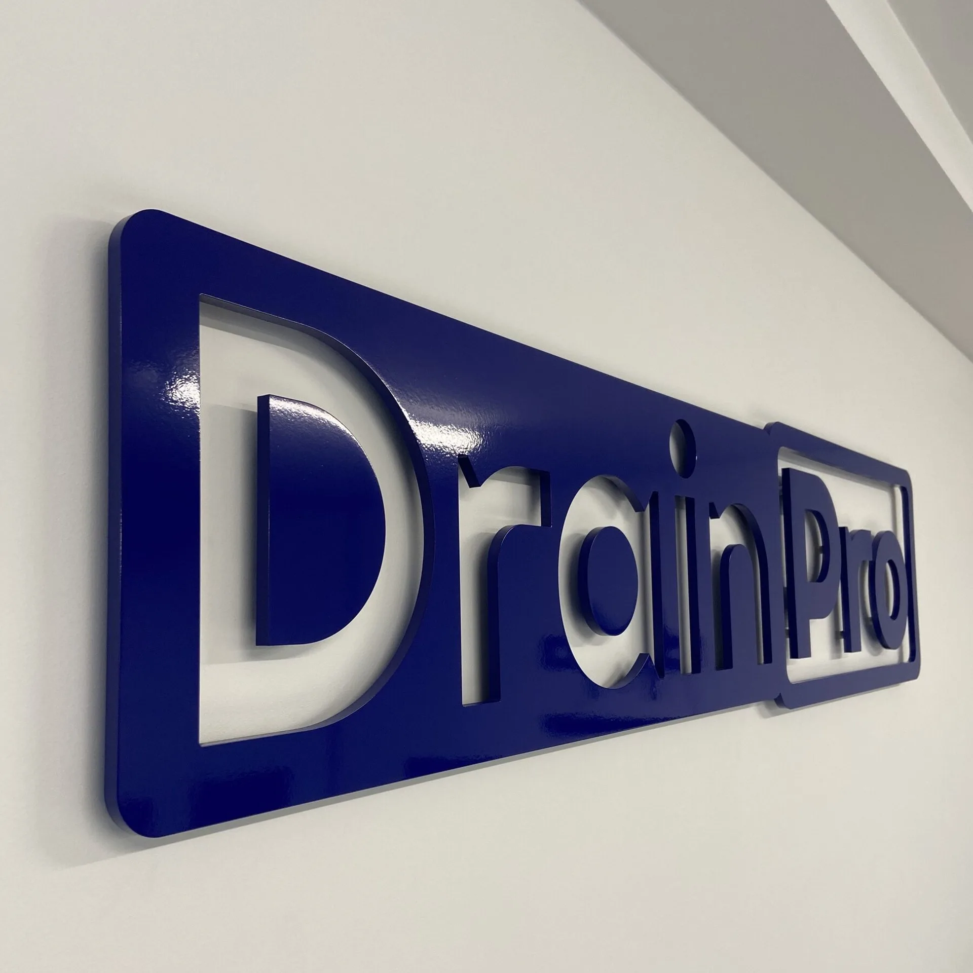 Drainpro — Interior 3D sign