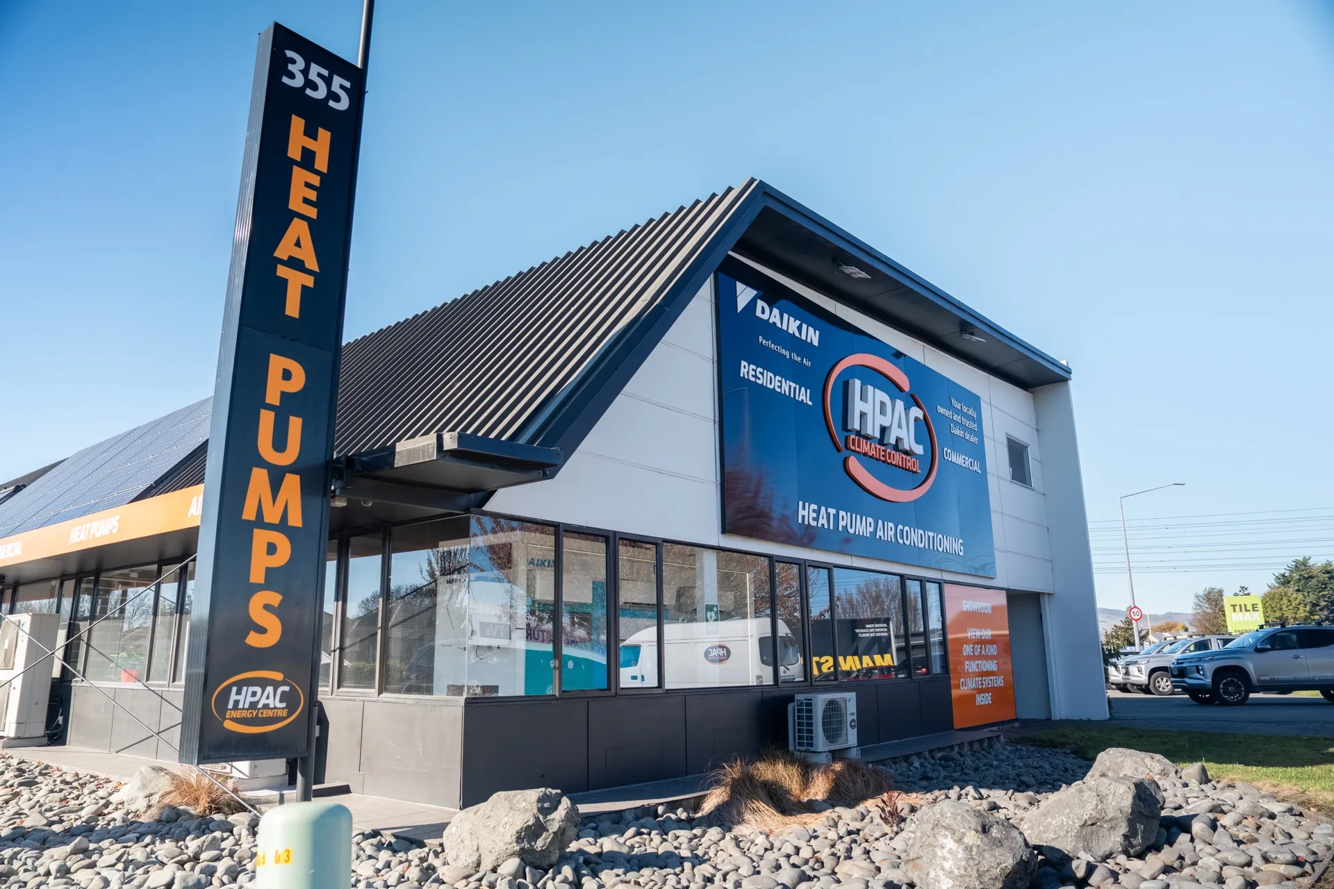 HPAC Climate Control full building with pylon signage by Universal Sign Co